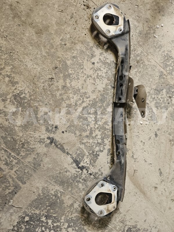 Усилитель бампера BMW X5 