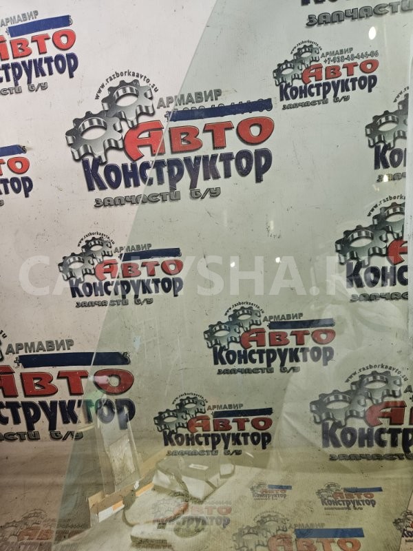 Стекло двери Toyota Prius 