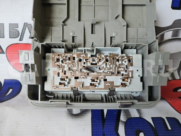 Плафон подсветки салона Chevrolet Cruze 