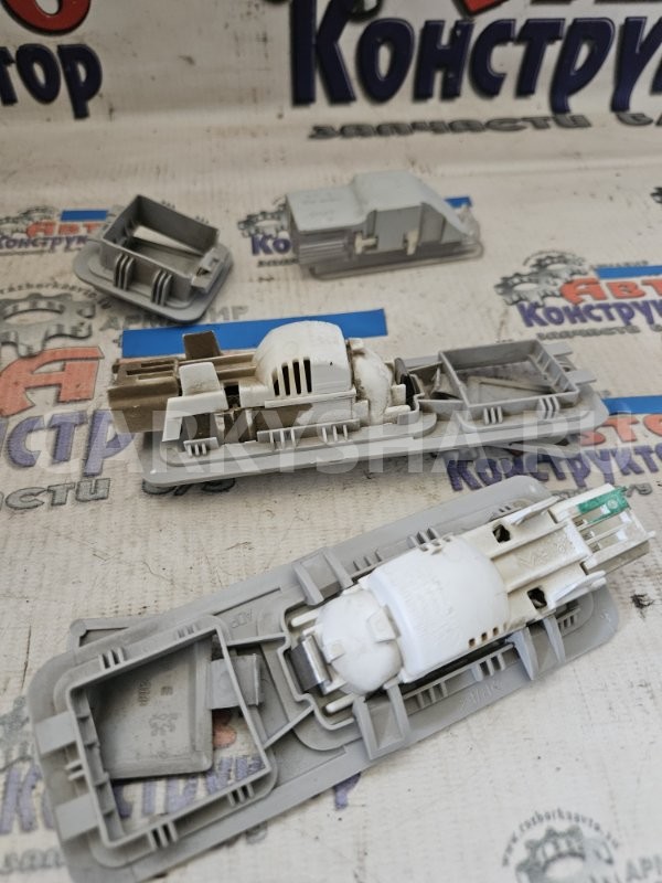 Плафон подсветки салона Peugeot 307 