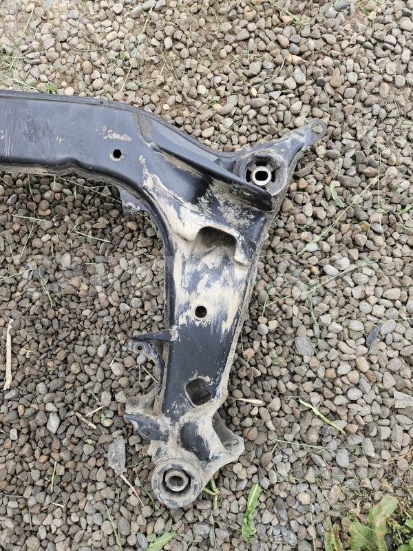 подрамник Audi A4 