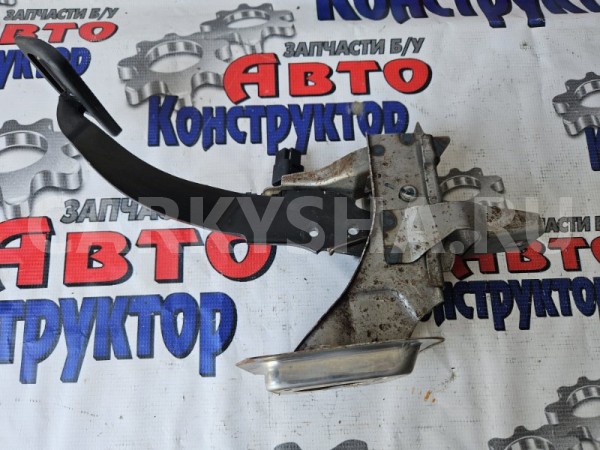 Педаль тормоза Nissan Teana 