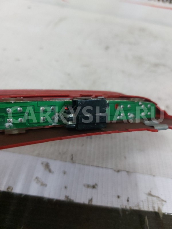 Стоп-сигнал дополнительный Volkswagen Golf Mk5 Volkswagen Golf оригинальный номер 1K6945097B