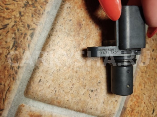 Датчик положения коленвала Mitsubishi Lancer 