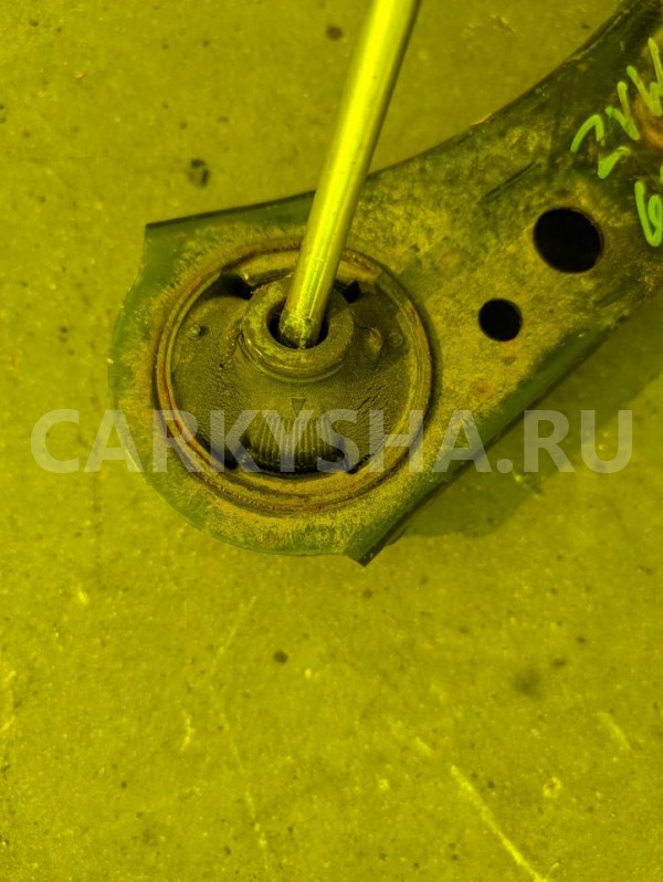 Рычаг Toyota Prius 