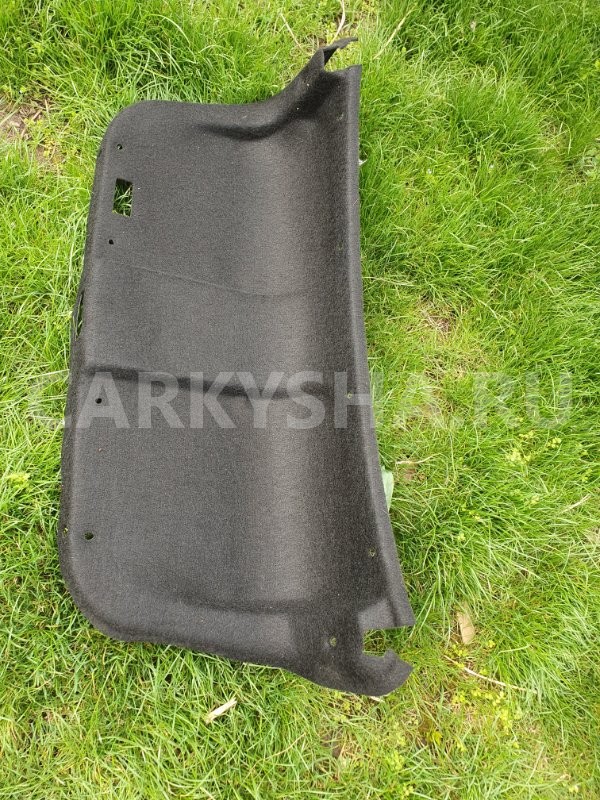 Обшивка крышки багажника Toyota Prius 