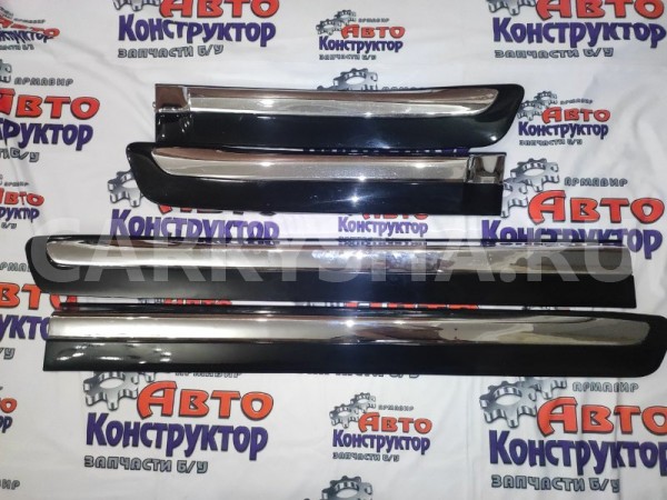 Молдинг двери Toyota Land Cruiser 