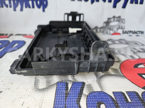 Крышка блока предохранителей Opel Corsa 