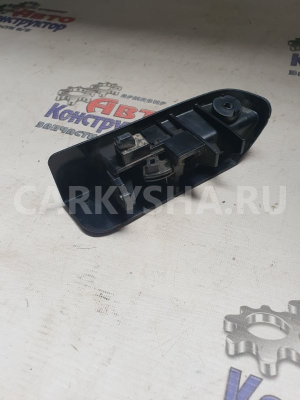 Кнопка открывания бензобака Toyota Prius 