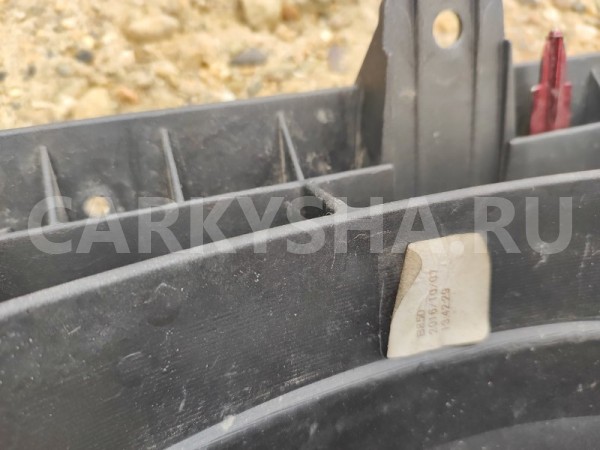 Решетка радиатора Toyota Land Cruiser 