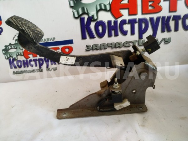 Педаль тормоза Hyundai Solaris 