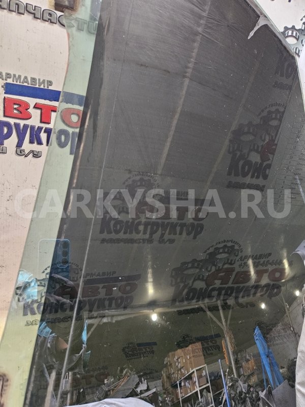 Стекло двери Toyota Prius 